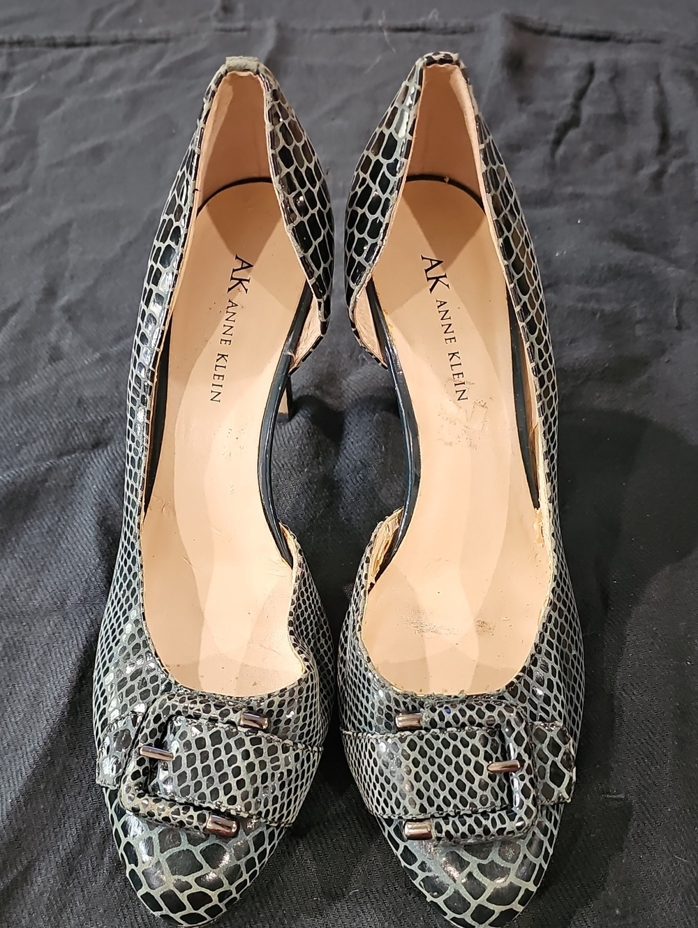 Anne Klein Gray Snake-Print Pointed-Toe Pumps with Buckle Size 8M